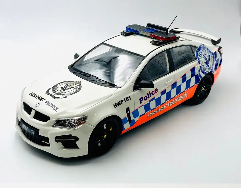 1:18 Hsv Gen-F Gts -- Nsw Police Car Highway Patrol -- Apex Replicas 1
