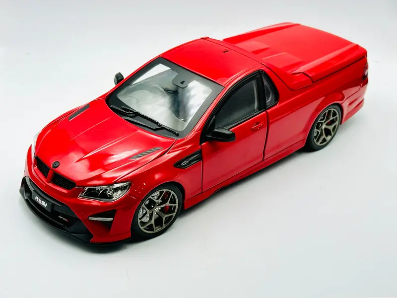 1:18 Hsv Gtsr Maloo -- Sting Red -- Biante - Holden Special Vehicles 1