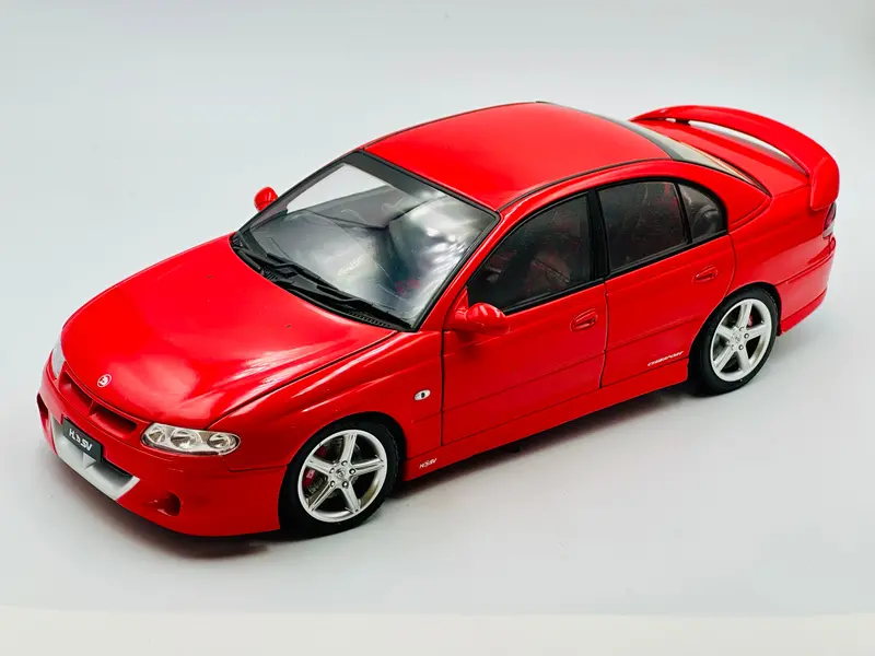 1:18 Hsv Vt2 Clubsport -- Sting Red -- Biante/Autoart 1