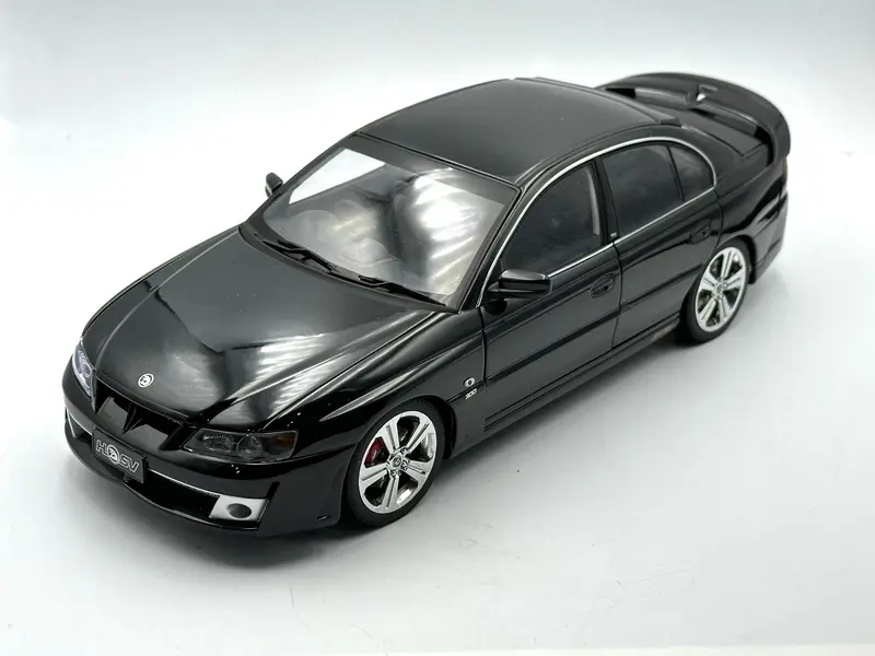 1:18 Hsv Y Series Gts -- Phantom Black -- Biante 1