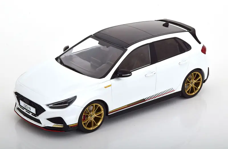 1:18 Hyundai I30n -- Atlas White -- Model Car Group (Mcg) 1