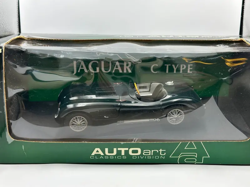 1:18 Jaguar C-Type 1951 -- Green -- Autoart 73500 1