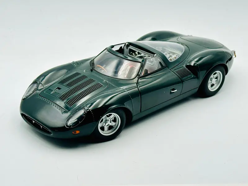 1:18 Jaguar Xj 13 -- Green -- Autoart 73541 1