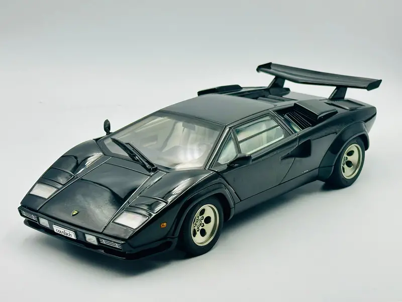 1:18 Lamborghini Countach 5000 S -- Black -- Autoart Millenium 74533 1