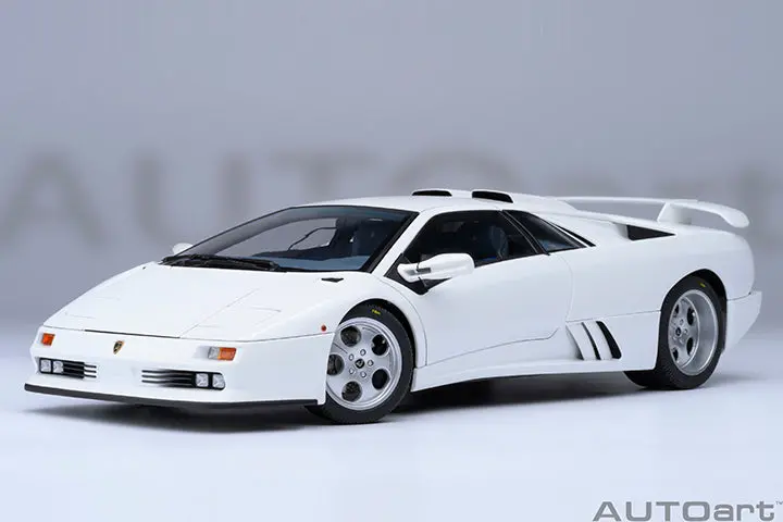 1:18 Lamborghini Diablo Se Jota -- Impact White -- Autoart 79145 1
