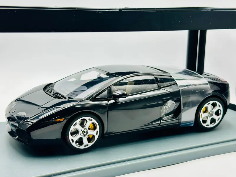 1:18 Lamborghini Gallardo -- Metallic Black -- Autoart 74572 1