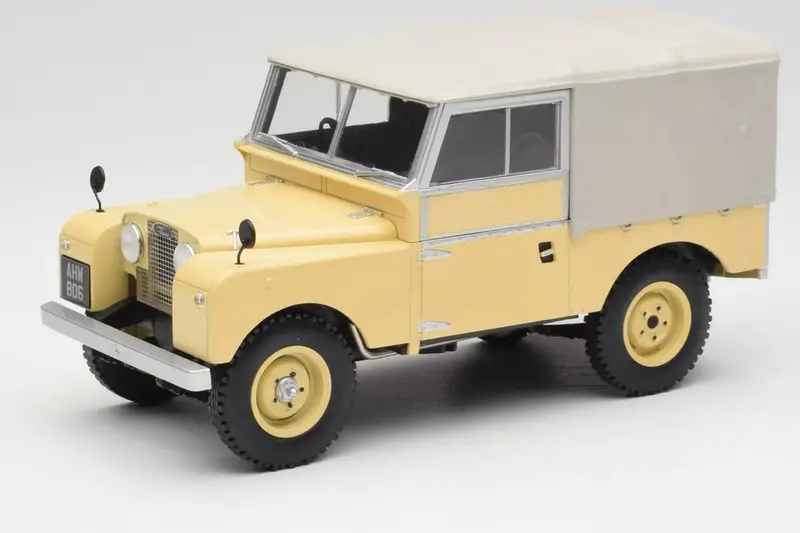 1:18 Land Rover 88 Series 1 Hard Top -- Light Beige -- Model Car Group (Mcg) 1
