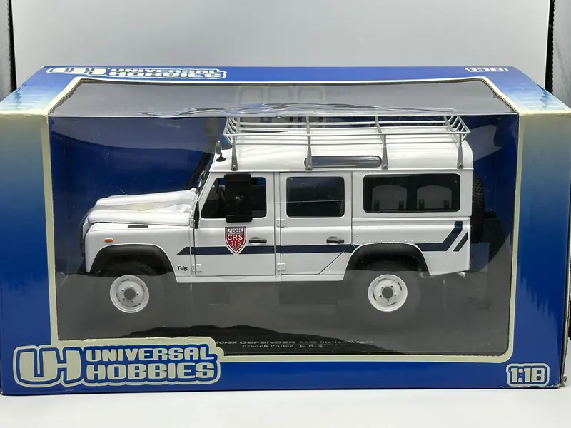1:18 Land Rover Defender 110 Station Wagon -- French Police -- Universal Hobbies 1