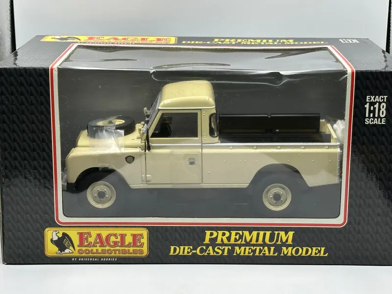 1:18 Land Rover Series Iii 109 Pick Up -- Limestone -- Eagle Collectibles 1