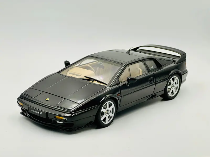 1:18 Lotus Esprit V8 -- Black -- Autoart 75312 1