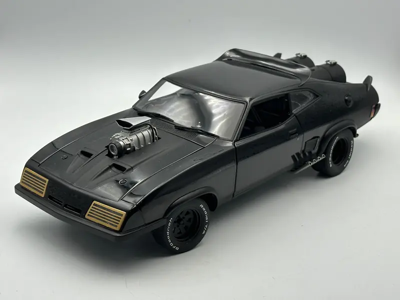 1:18 Mad Max 2: Road Warrior - Ford Xb Falcon Black Interceptor -- Autoart 72745 1