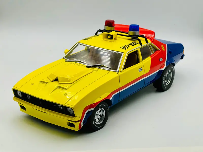 1:18 Mad Max -- Yellow V8 Interceptor -- Ford Xb Falcon Sedan -- Dda (Sh) 1