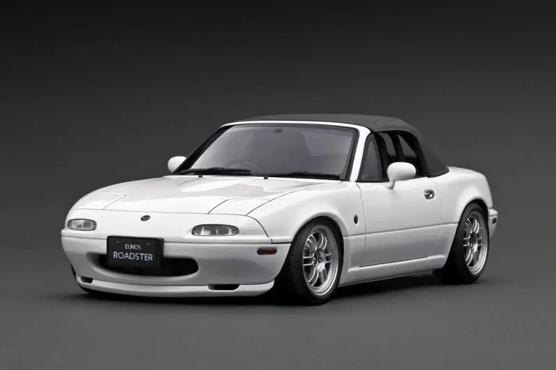1:18 Mazda Eunos (Mx-5) Miata -- White -- Ignition Model Ig3195 1