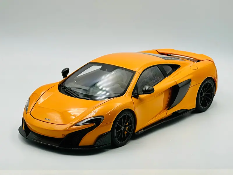 1:18 Mclaren 675 Lt -- Mclaren Orange -- Autoart 76048 1