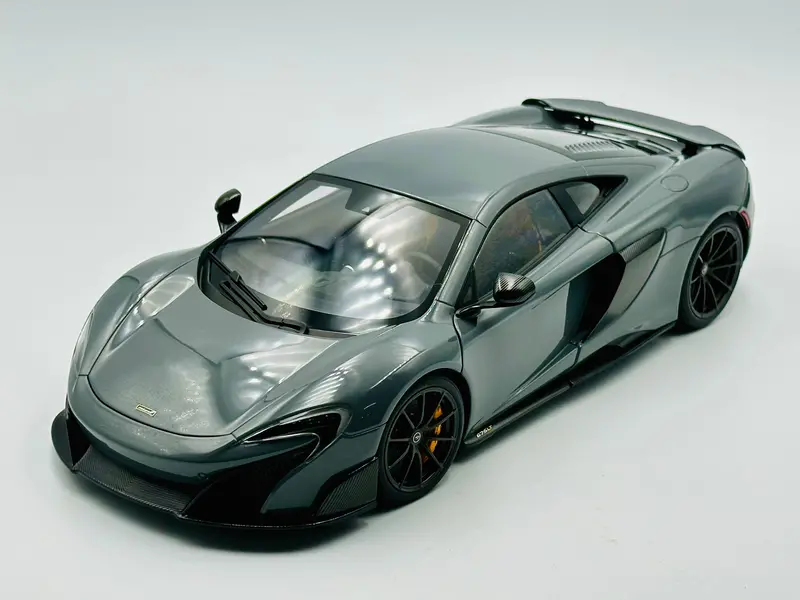 1:18 Mclaren 675Lt -- Chicane Grey -- Autoart 76047 1