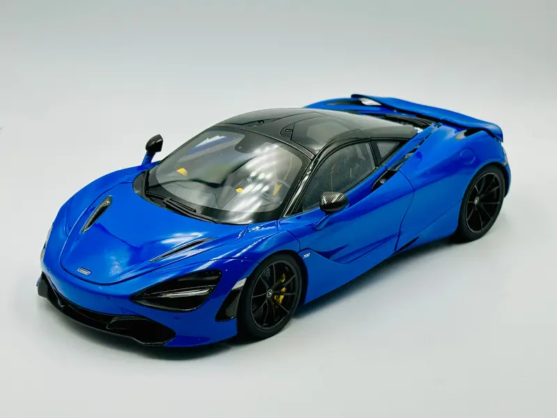 1:18 Mclaren 720S -- Paris Blue/Metallic Blue -- Autoart 76073 1