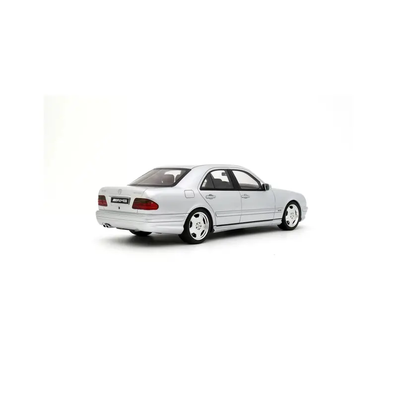 1:18 Mercedes-Benz E55 Amg W210 2001 -- Brilliant Silver -- Ottomobile Ot459 2