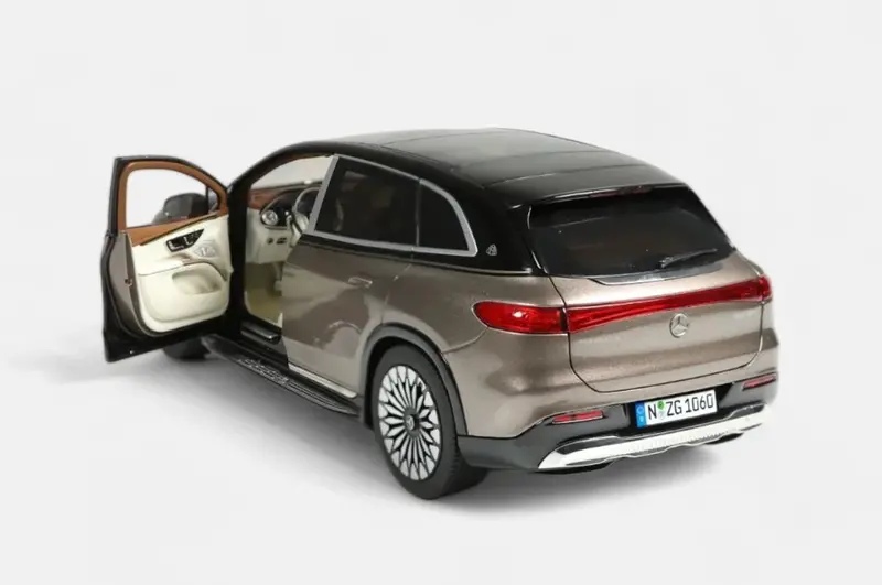 1:18 Mercedes-Benz Maybach Eqs 680 (Z296) Suv 2024 -- Brown/Black -- Nzg 2