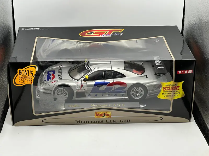 1:18 Mercedes Clk-Gtr -- #1 Mark Webber / Bernd Schneider -- Maisto 1