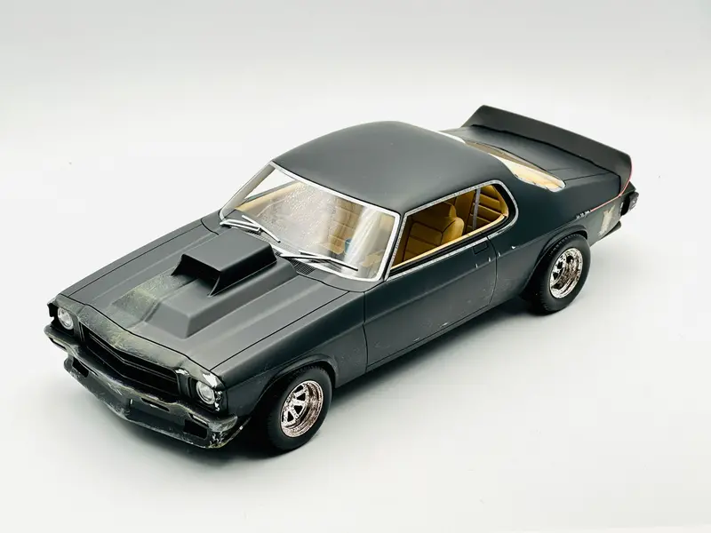 1:18 Mfp Mad Max Hq (Weathered) - 1973 Holden Monaro Hq Nightrider -- Ace Dda 1