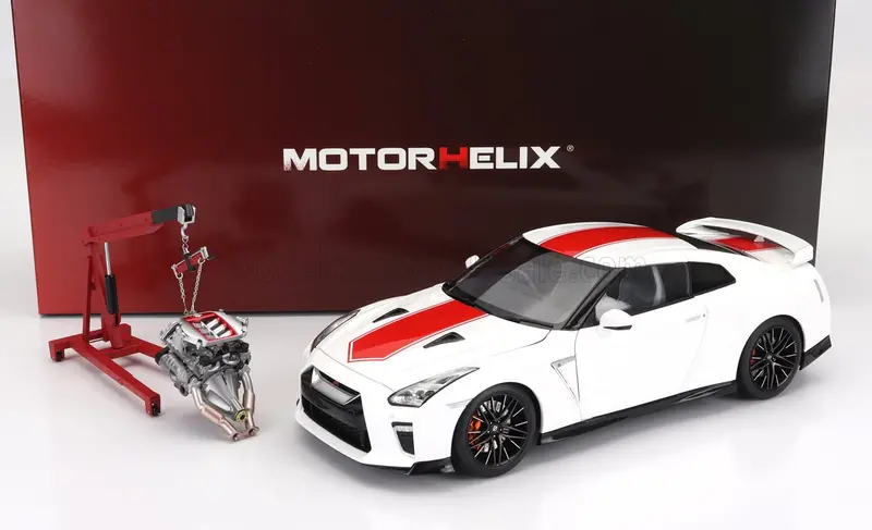 1:18 Nissan Gt-R (R35) 50Th Anniversary -- Brilliant White Pearl -- Motorhelix 1