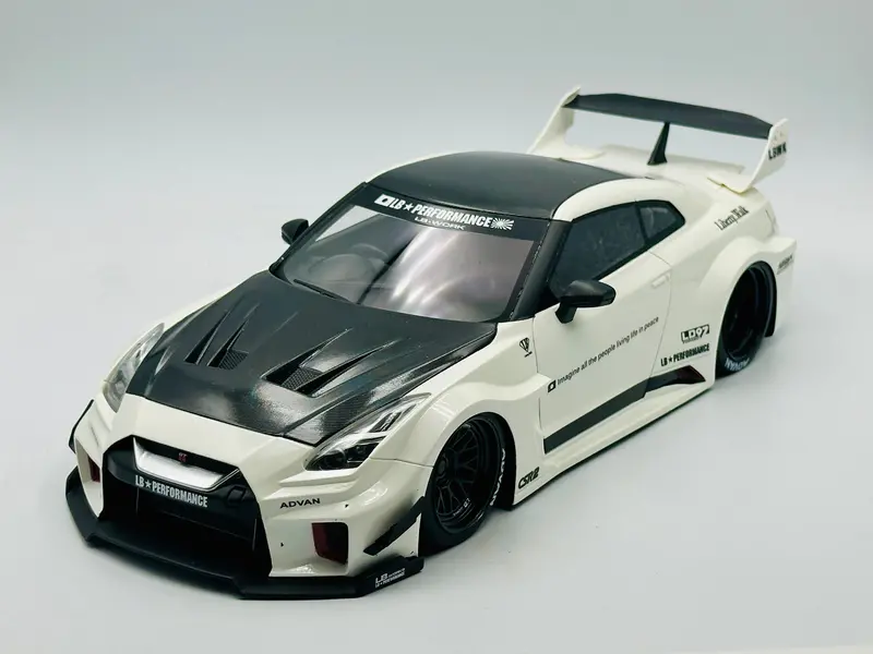 1:18 Nissan R35 Gtr -- Liberty Walk Lb-Silhouette Works Gt -- Topspeed Model Sh 1
