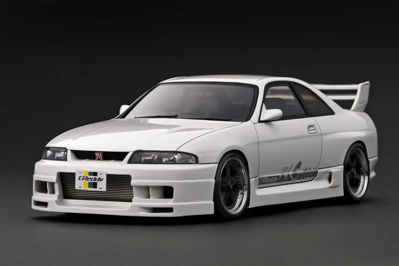 1:18 Nissan Skyline Gt-R (Bcnr33) Greddy -- Pearl White -- Ignition Model Ig3129 1