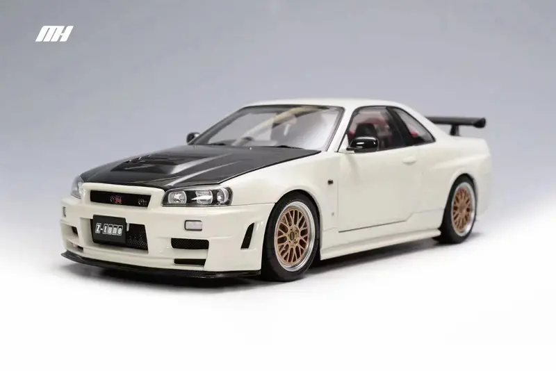 1:18 Nissan Skyline Gt-R (R34) Z-Tune - Pearl White W/Carbon Bonnet - Motorhelix 1