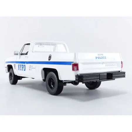 1:18 Nypd Police Car -- 1984 Chev Cucv M1008 Pickup Truck -- Greenlight 2