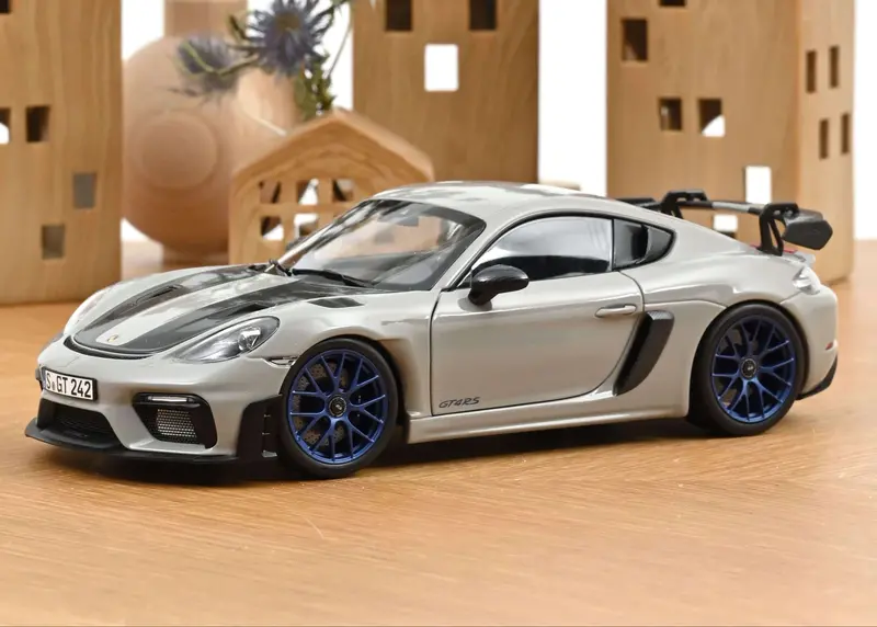 1:18 Porsche 718 Cayman Gt4 Rs Weissach Package 2023 -- Chalk Grey -- Norev 1