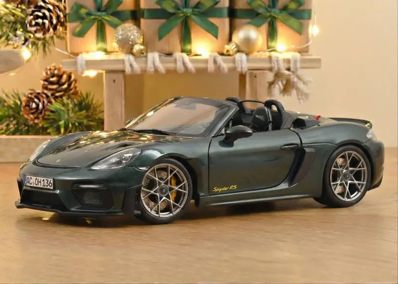 1:18 Porsche 718 Spider Rs Weissach Package 2023 -- Forest Green -- Norev 1