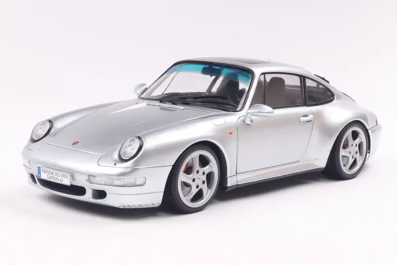 1:18 Porsche 911 (993) Carrera 4S 1996 -- Polar Silver -- Solido 1