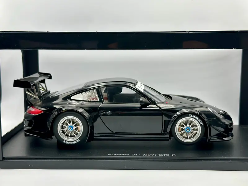 1:18 Porsche 911 (997) Gt3 R 2010 -- Plain Black -- Autoart 81071 1