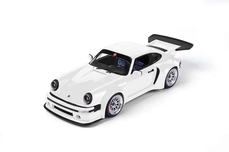 1:18 Porsche 911 Carrera Rsr 3.0 Ks-R Modified Version -- White -- Runner 1