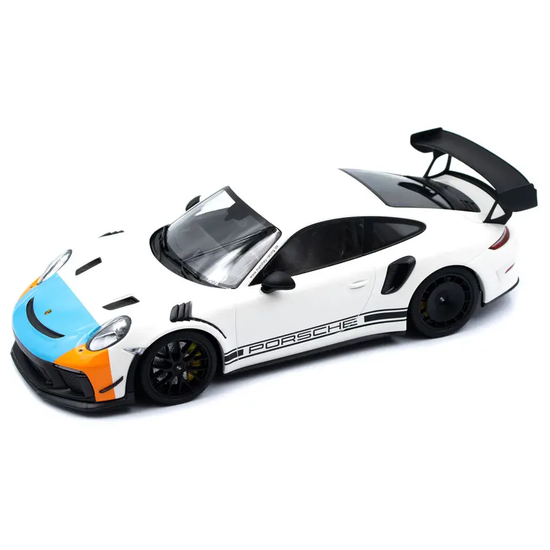 1:18 Porsche 911 Gt3 Rs Mr Manthey -- White W/Black Wheels -- Minichamps 1