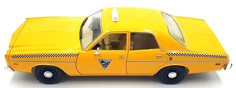 1:18 Rocky Iii (3) -- 1978 Dodge Monaco Yellow Taxi -- Greenlight 2