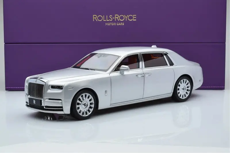 1:18 Rolls Royce Phantom Viii 8 -- Silver -- Kengfai Originals 1