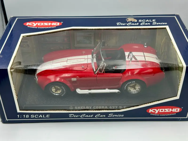 1:18 Shelby Cobra 427 S/C -- Red W/White Stripes -- Kyosho 1
