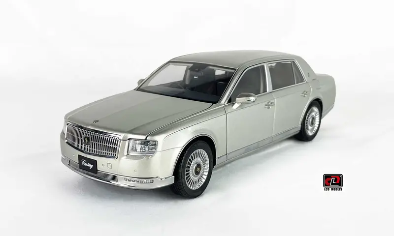 1:18 Toyota Century G60 -- Silver -- Lcd Models 1