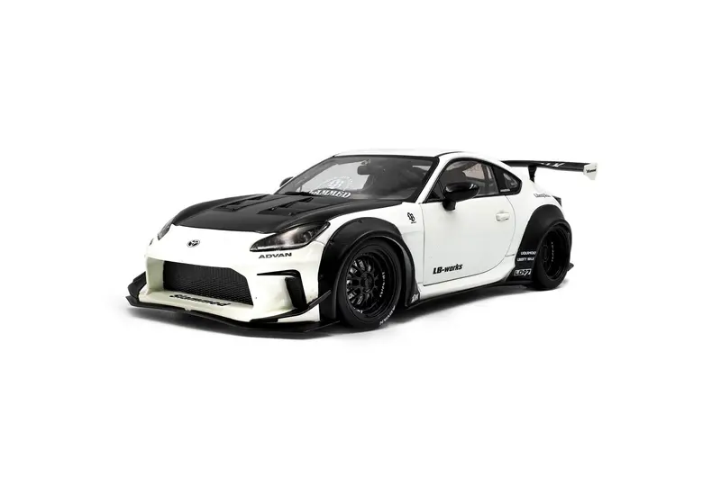 1:18 Toyota Gr86 Pandem Rocket Bunny 2024 -- White/Black -- Solido 1