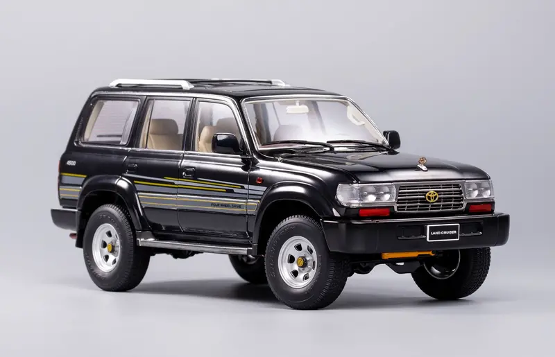 1:18 Toyota Land Cruiser J8 1990 -- Black -- Kengfai 1