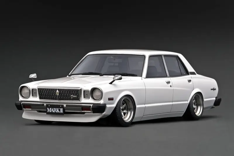 1:18 Toyota Mark ⅱ Sedan Grande (Mx41) -- White -- Ignition Model Ig3426 1