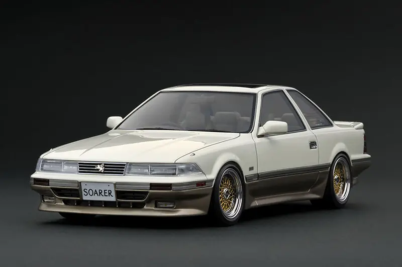 1:18 Toyota Soarer (Z20) 3.0Gt-Limited -- White/Gold -- Ignition Model Ig3479 1