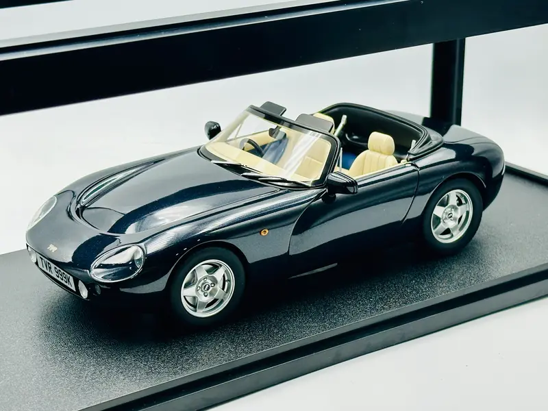 1:18 Tvr Griffith Cabriolet -- Blue Metallic -- Cult Scale Models 1