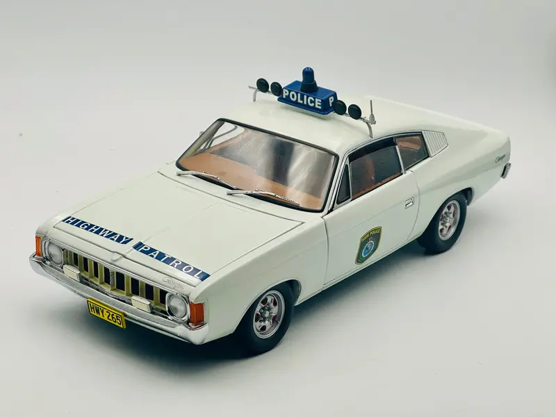 1:18 Valiant/Chrysler Vj Charger - Highway Patrol Police -- Classic Carlectables 1