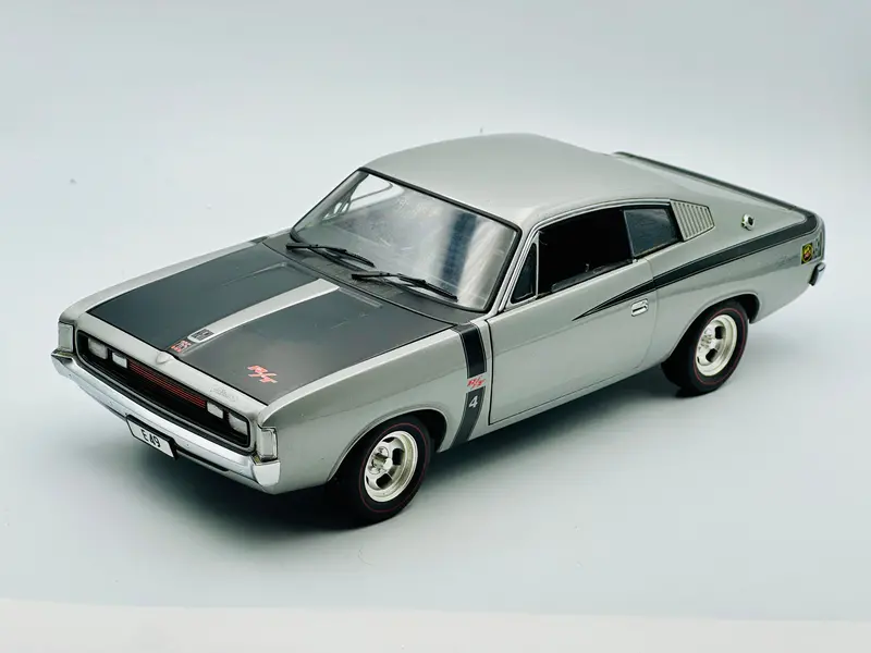 1:18 Valiant E49 Charger 'Big Tank' -- Mercury Silver -- Classic Carlectables 1