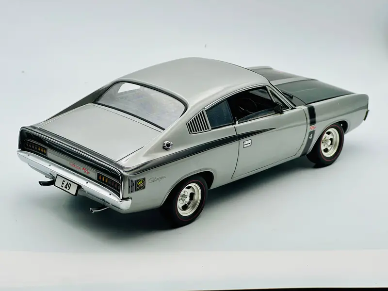 1:18 Valiant E49 Charger 'Big Tank' -- Mercury Silver -- Classic Carlectables 2