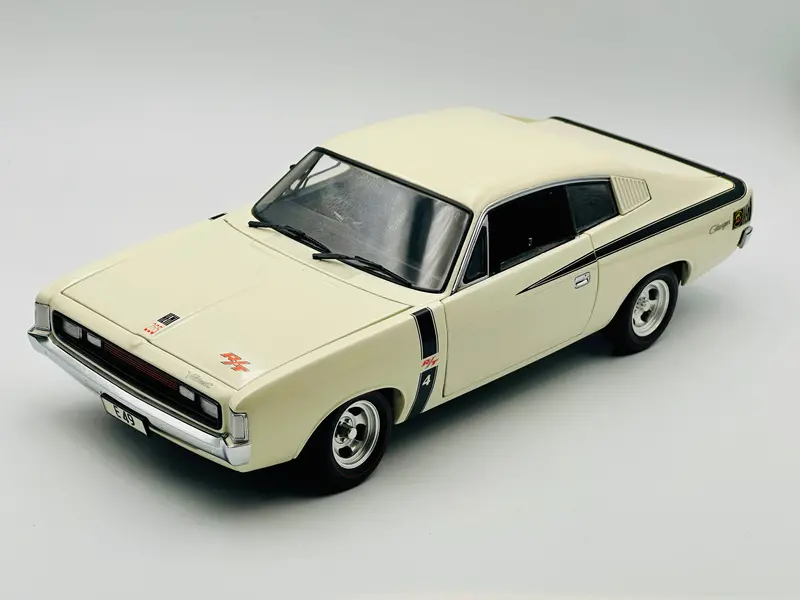 1:18 Valiant E49 Charger 'Small Tank' -- Alpine White -- Classic Carlectables 1