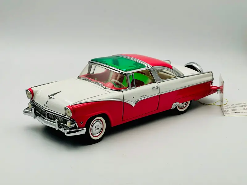 1:24 1955 Ford Crown Victoria -- Pink/White -- Franklin Mint B11tq13 1