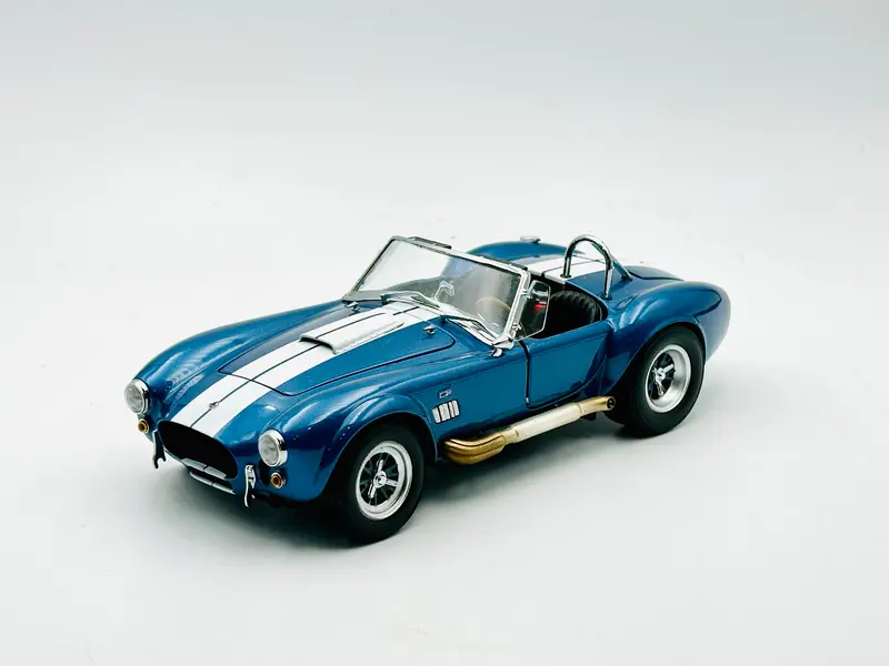 1:24 1965 Shelby Cobra 427 S/C -- Blue W/White Stripes -- Icons 1